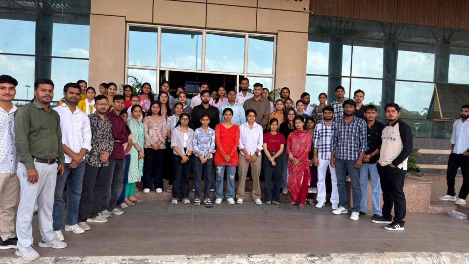 ए.एस.ए.पी. प्रदेश अध्यक्ष दीपक धनखड़ के नेतृत्व में कुलपति कार्यालय का घेराव 